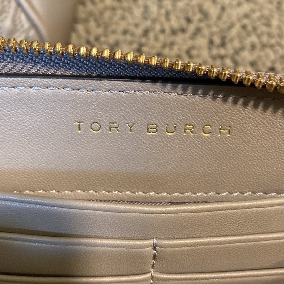 STUNNING Tory Burch Gray Leather Shoulder Bag in EUC - Picture 5 of 16